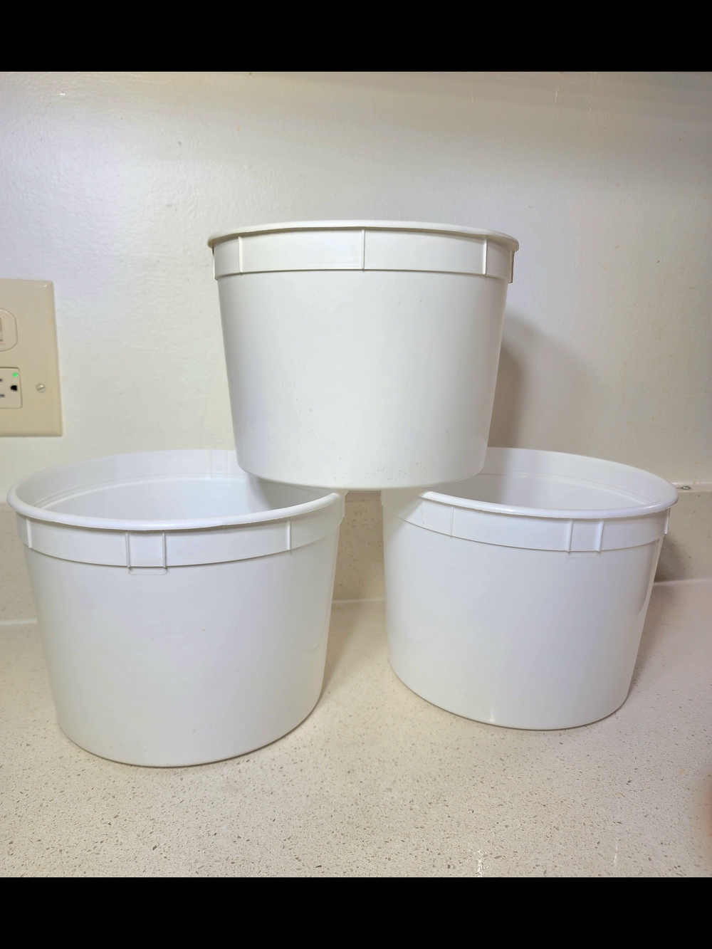 Set of 3 White Plastic Tub, Buckets, Storage Pails with Lids